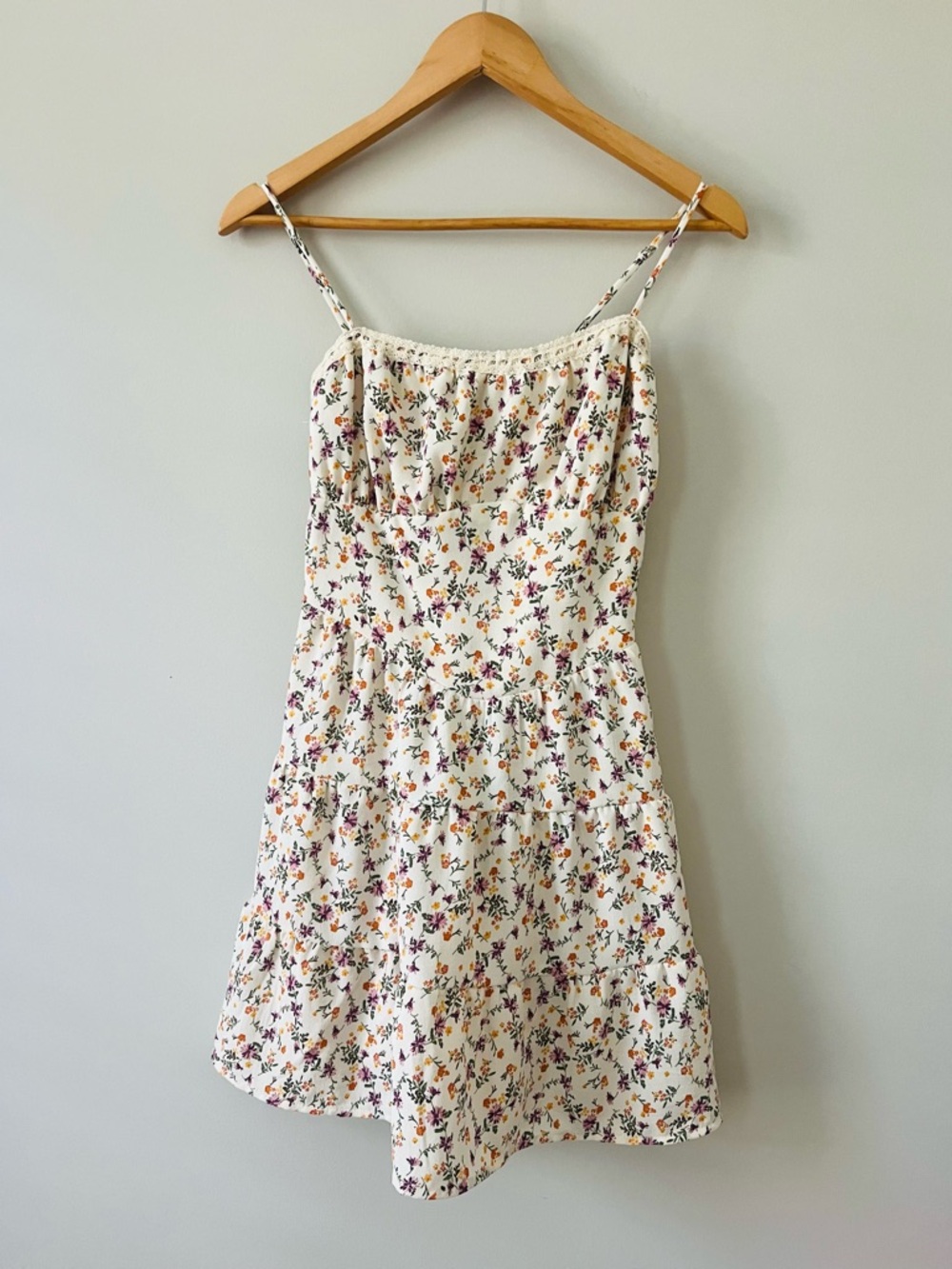 Monteau Los Angeles Cream Floral Sundress with Spaghetti Straps size S